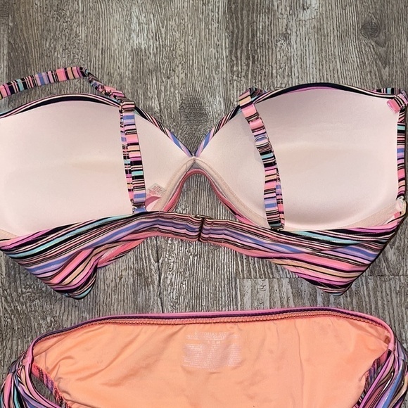 VS Large bottom 34D top - Picture 5 of 6